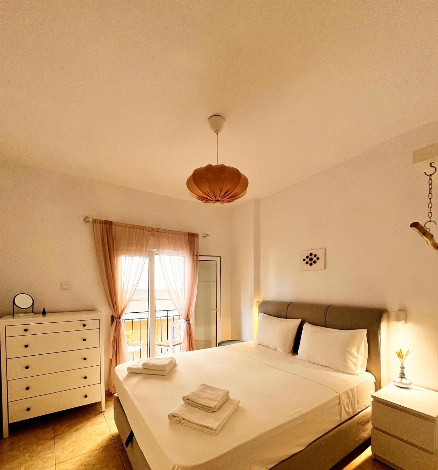 Lucy'S Guest House Скиатос Экстерьер фото