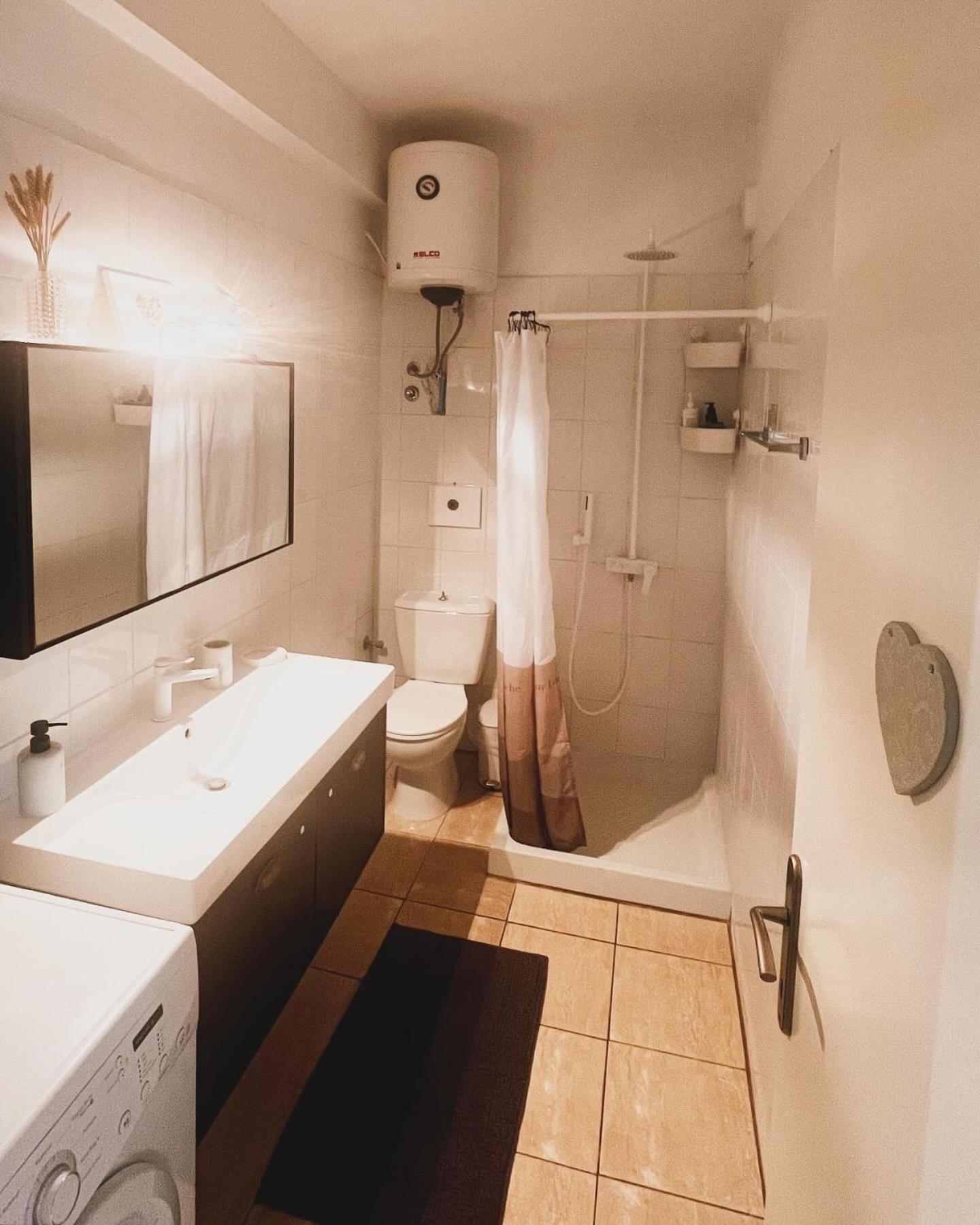 Lucy'S Guest House Скиатос Экстерьер фото